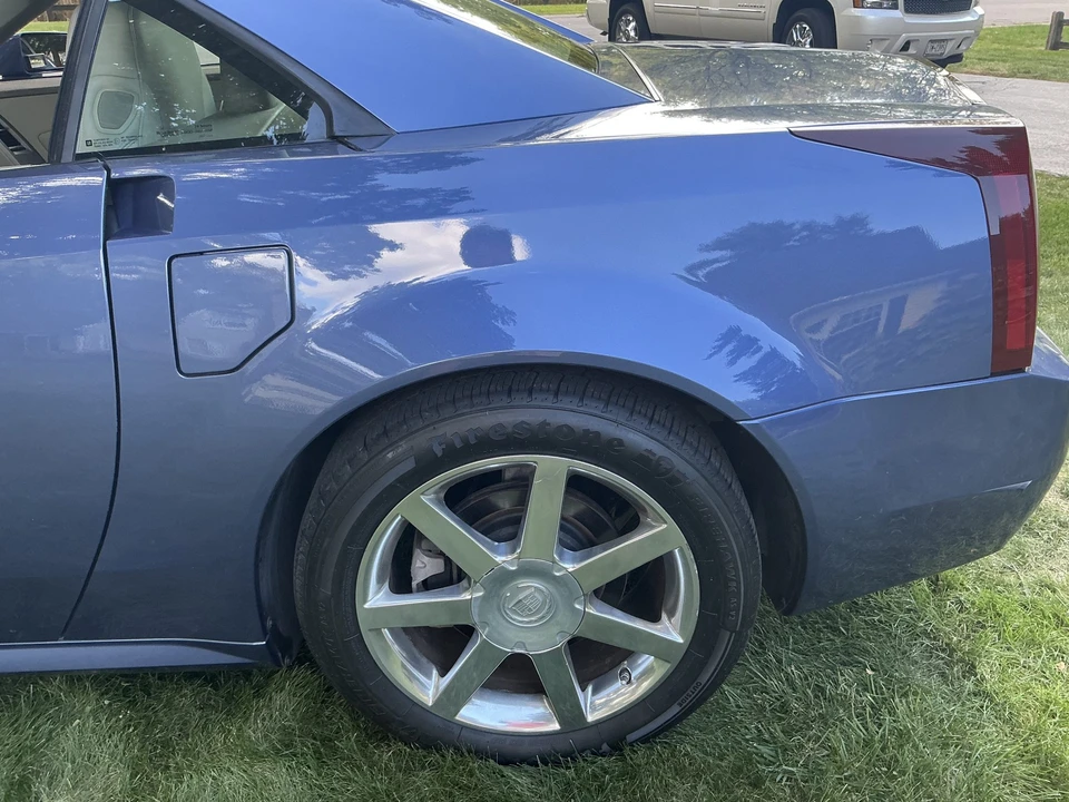 2005 Cadillac XLR - Image 19 of 31