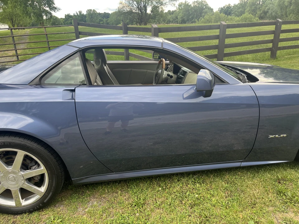 2005 Cadillac XLR - Image 16 of 31