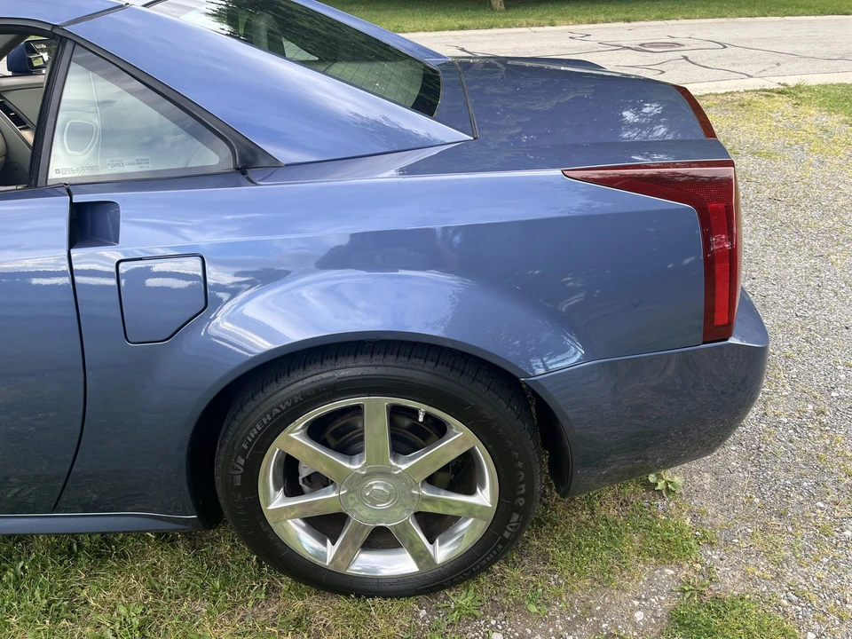 2005 Cadillac XLR - Image 18 of 31