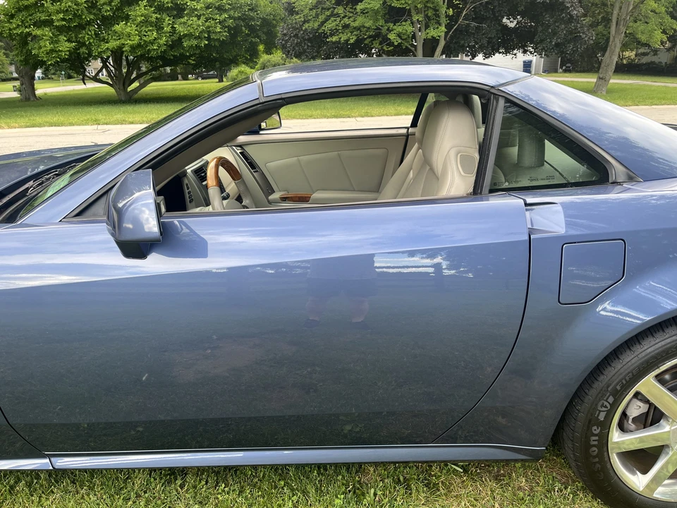 2005 Cadillac XLR - Image 17 of 31