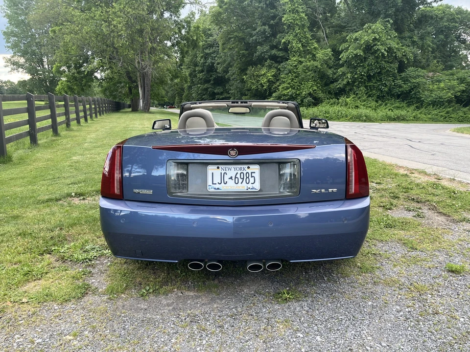 2005 Cadillac XLR - Image 4 of 31