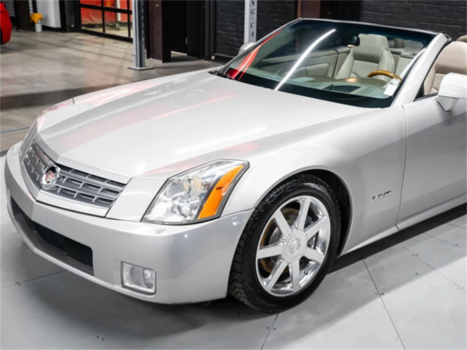 2005 Cadillac XLR - Image 27 of 31