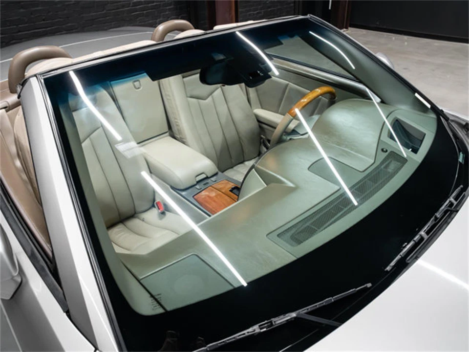 2005 Cadillac XLR - Image 29 of 31