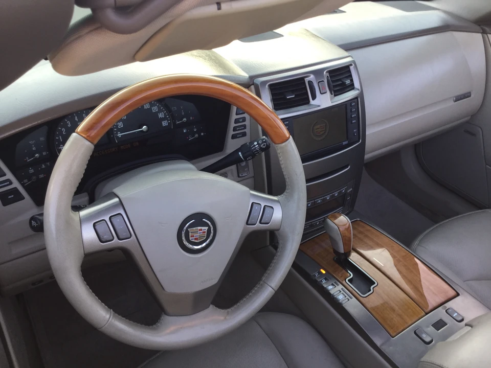 2005 Cadillac XLR - Image 16 of 31