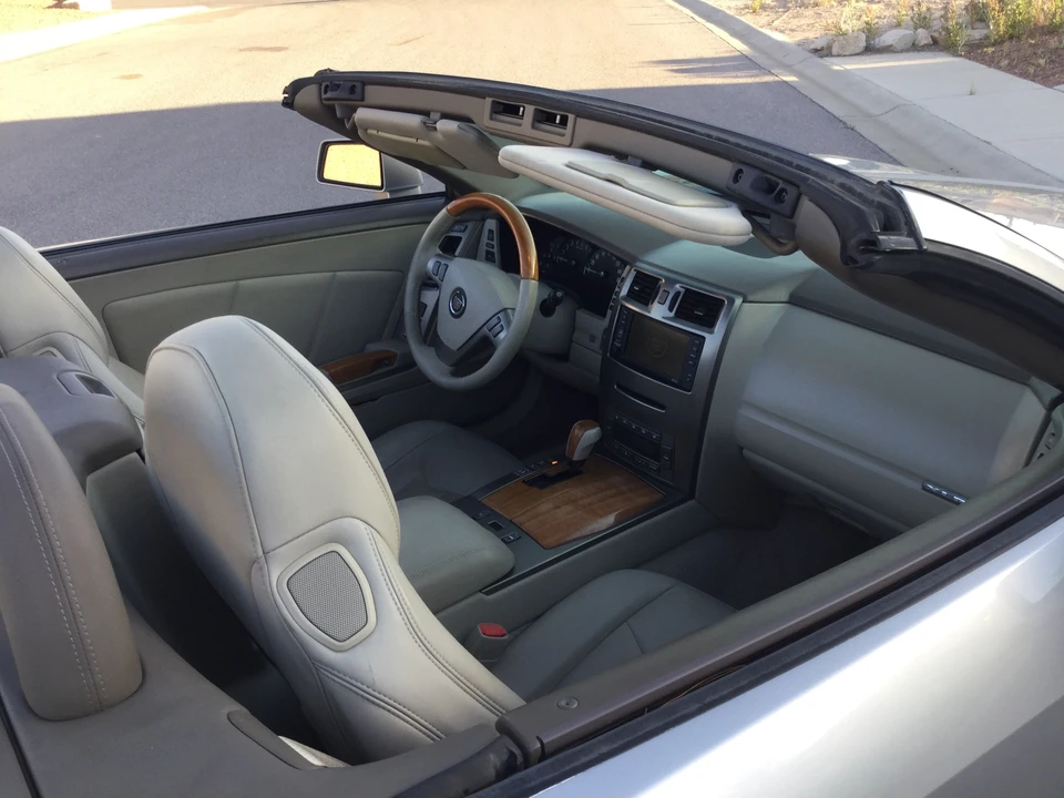 2005 Cadillac XLR - Image 15 of 31