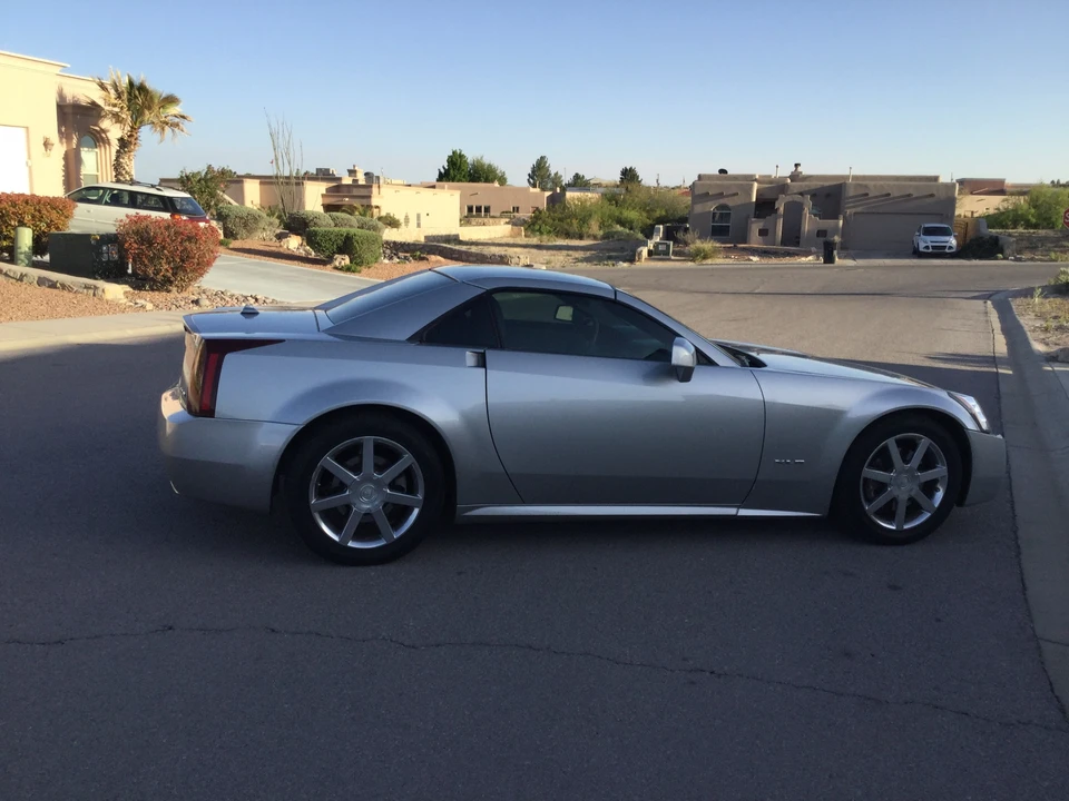 2005 Cadillac XLR - Image 5 of 31