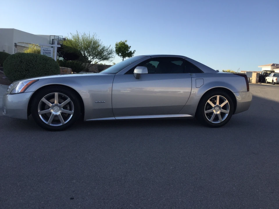 2005 Cadillac XLR - Image 6 of 31