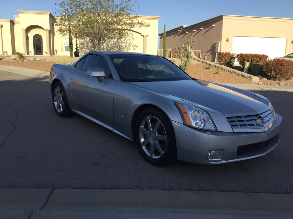 2005 Cadillac XLR - Image 3 of 31
