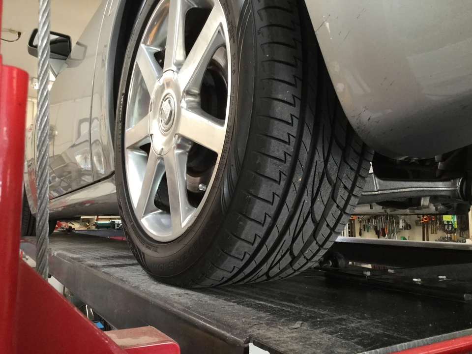2005 Cadillac XLR - Image 22 of 31