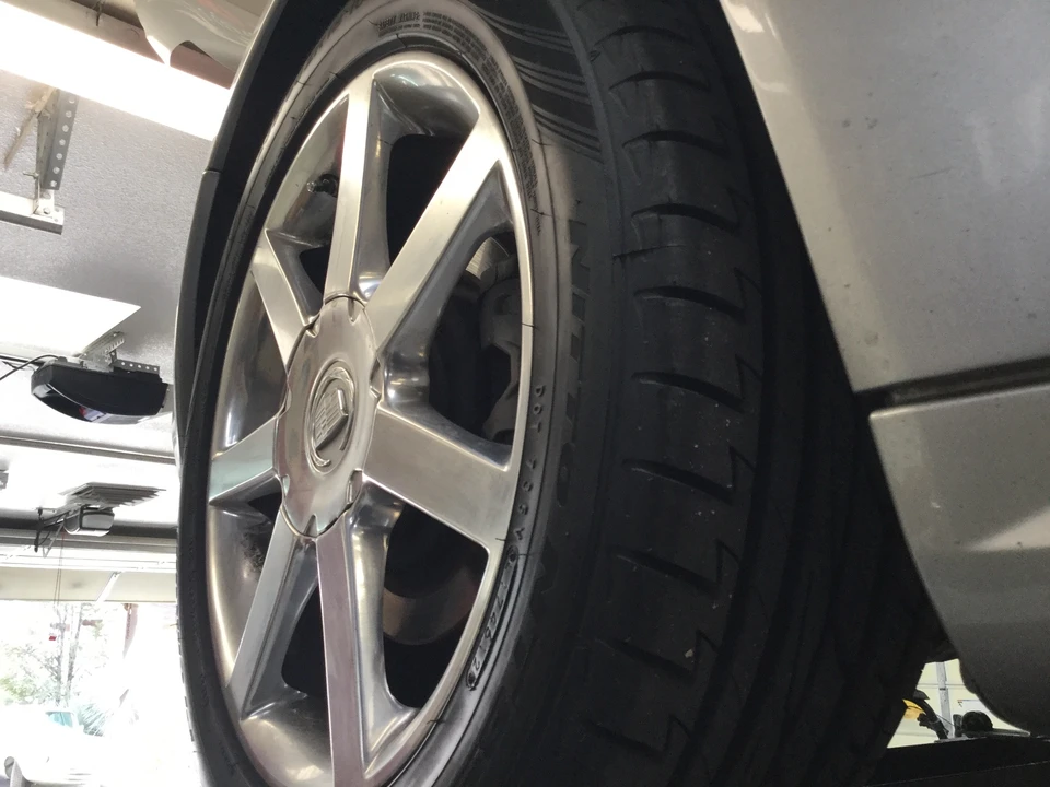 2005 Cadillac XLR - Image 23 of 31