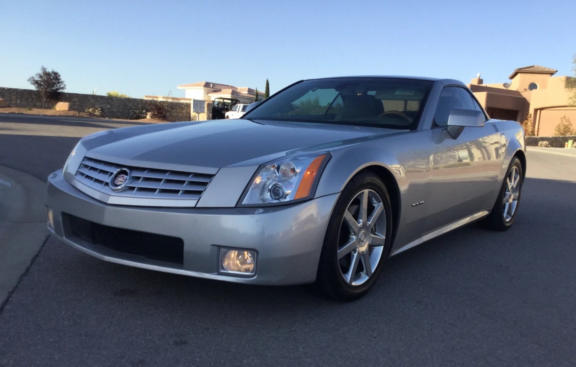 2005 Cadillac XLR - Image 7 of 31