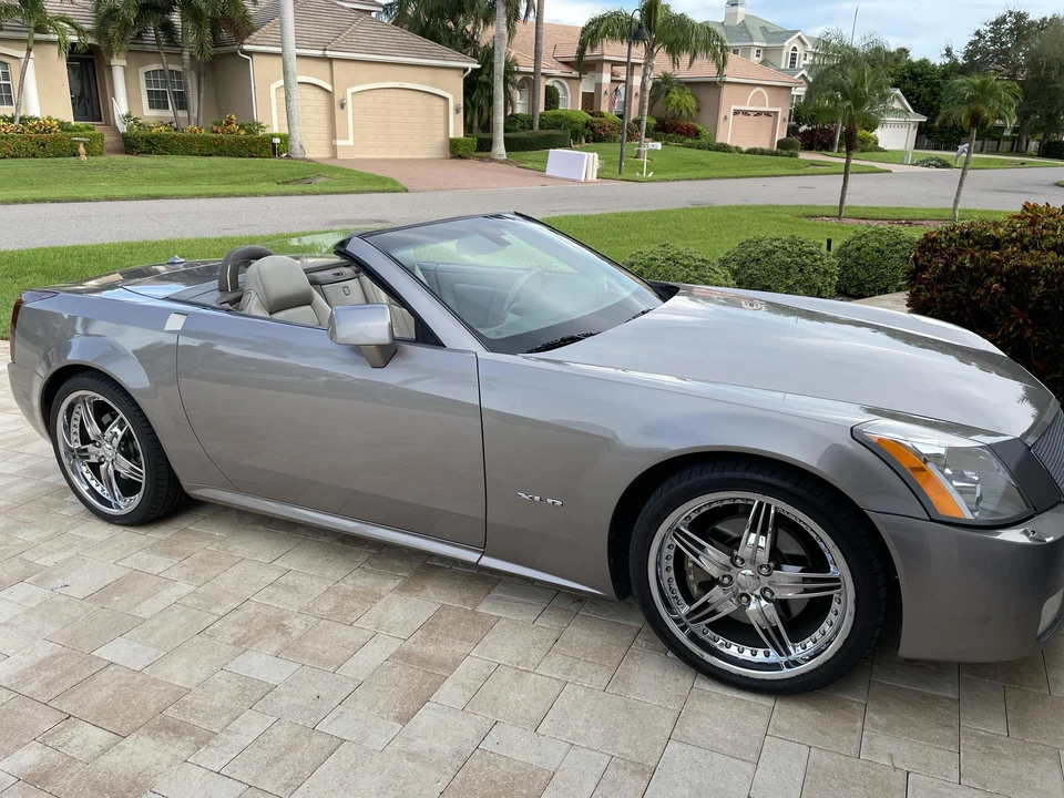 2005 Cadillac XLR - Image 21 of 31