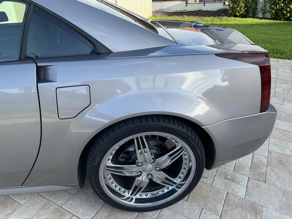 2005 Cadillac XLR - Image 31 of 31