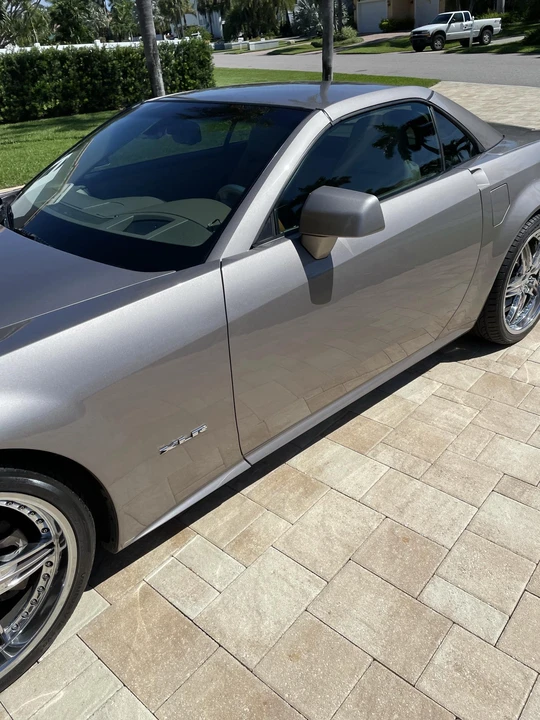 2005 Cadillac XLR - Image 28 of 31