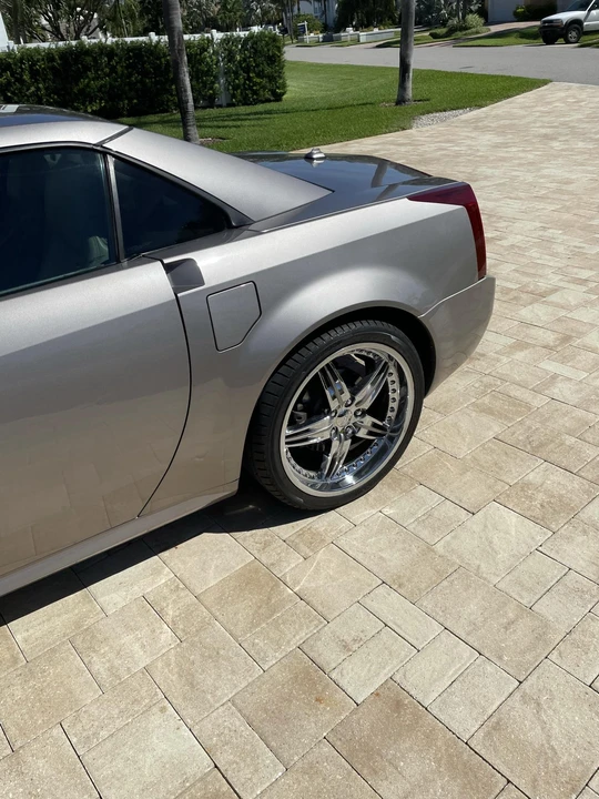 2005 Cadillac XLR - Image 30 of 31