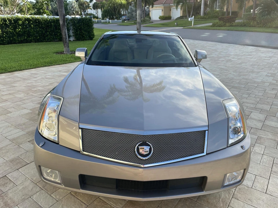 2005 Cadillac XLR - Image 17 of 31