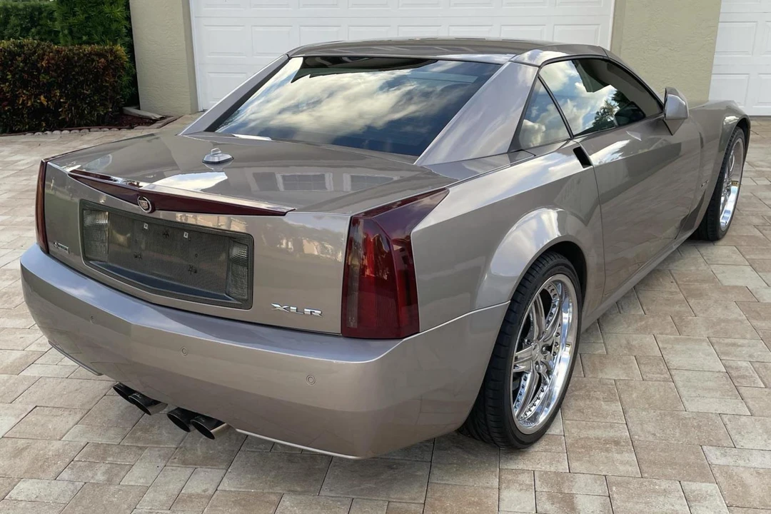 2005 Cadillac XLR - Image 5 of 31