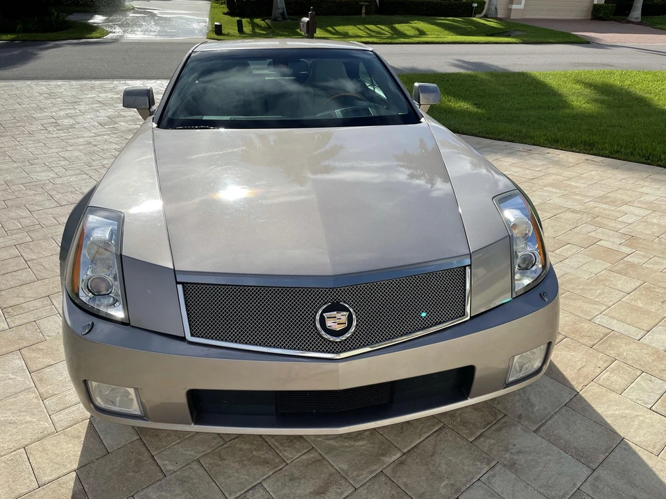 2005 Cadillac XLR - Image 6 of 31