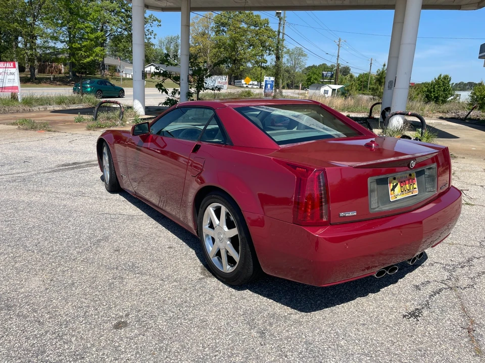 2005 Cadillac XLR - Image 5 of 21