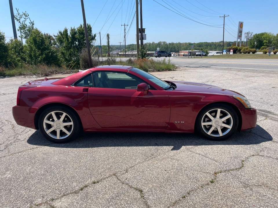 2005 Cadillac XLR - Image 10 of 21