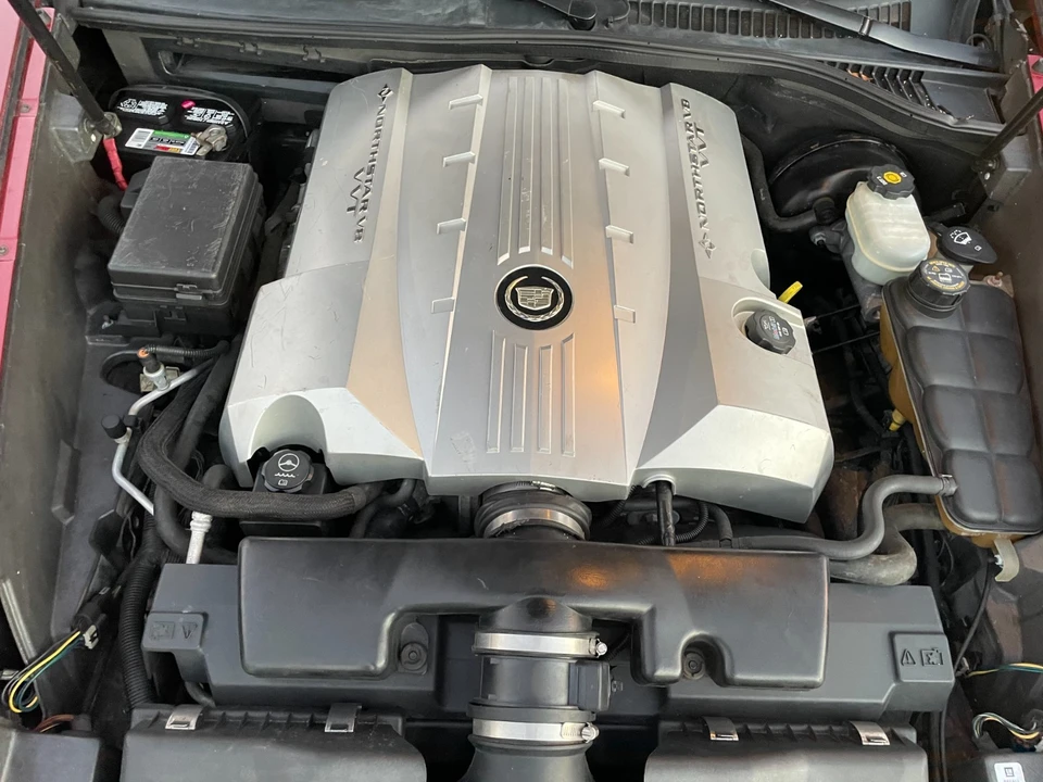 2005 Cadillac XLR - Image 20 of 21