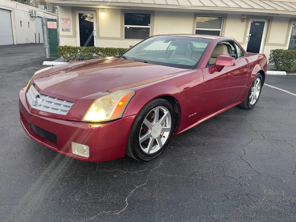 2005 Cadillac XLR - Image 12 of 21