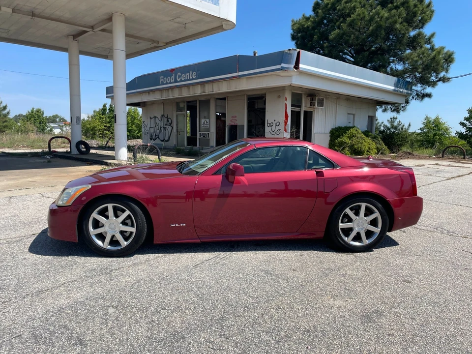 2005 Cadillac XLR - Image 4 of 21