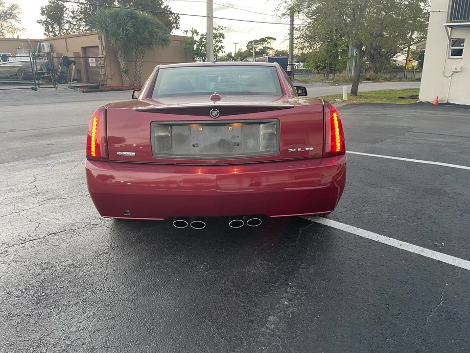 2005 Cadillac XLR - Image 15 of 21