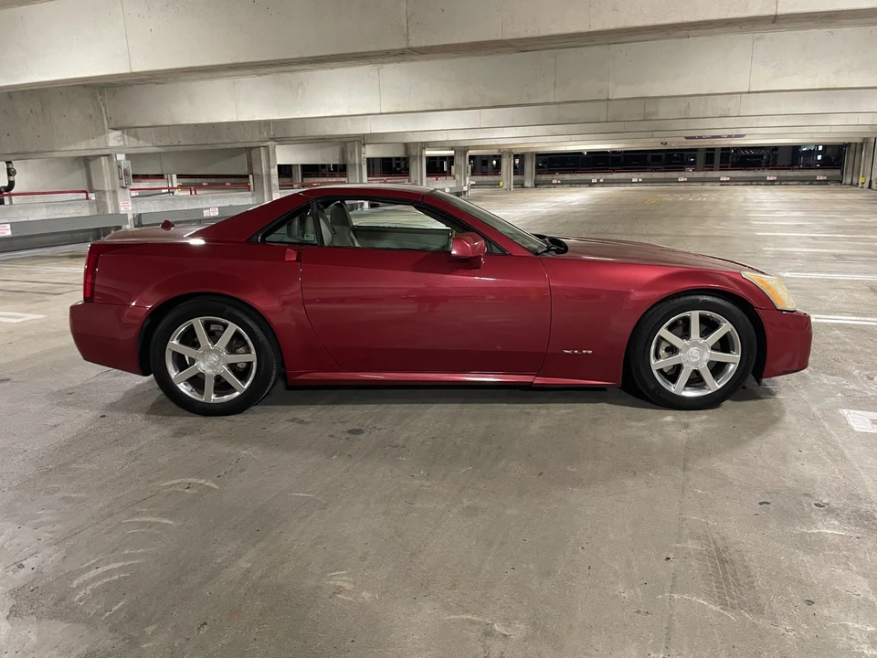 2005 Cadillac XLR - Image 7 of 21