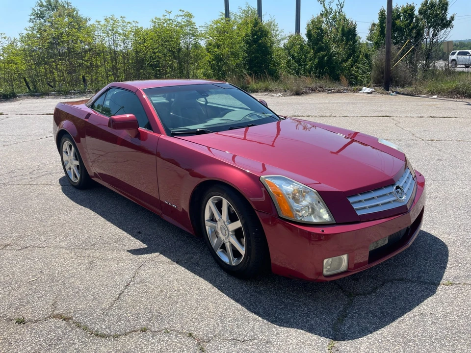 2005 Cadillac XLR - Image 11 of 21