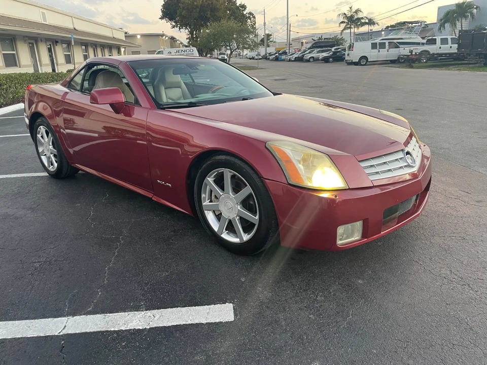 2005 Cadillac XLR - Image 19 of 21