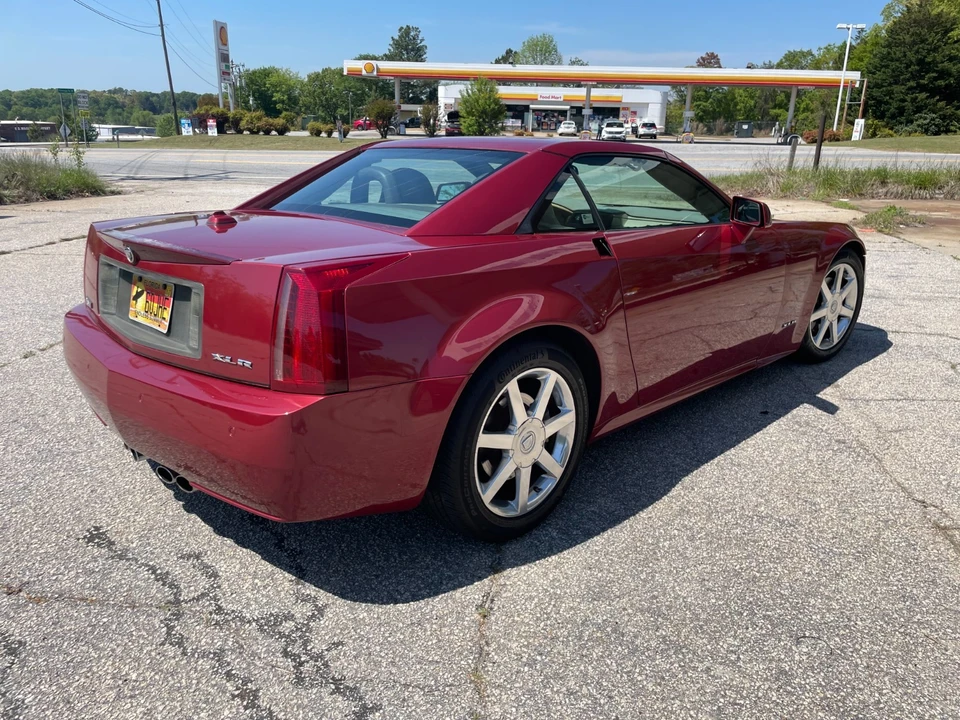 2005 Cadillac XLR - Image 9 of 21
