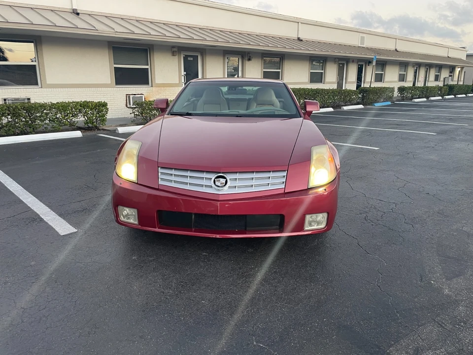2005 Cadillac XLR - Image 11 of 21