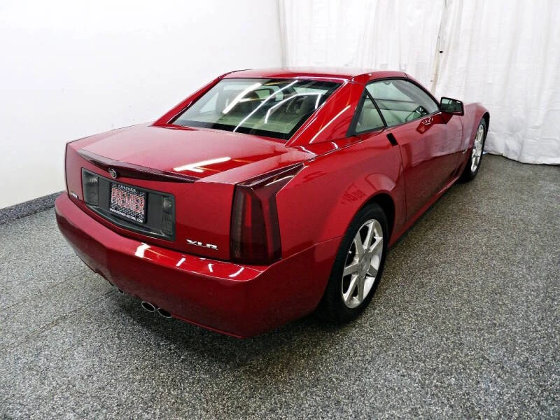 2005 Cadillac XLR - Image 12 of 29