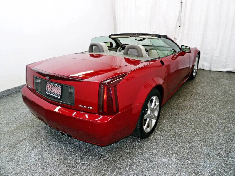 2005 Cadillac XLR - Image 9 of 29
