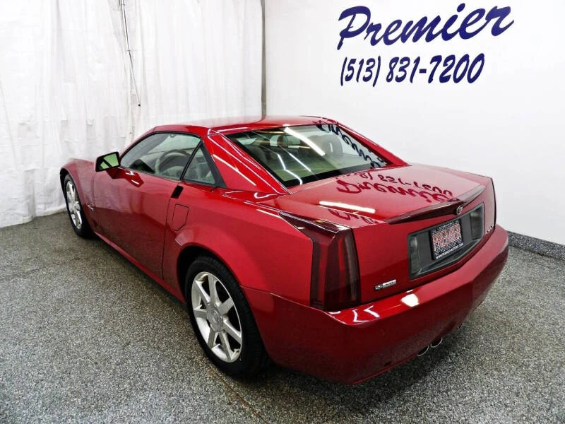 2005 Cadillac XLR - Image 10 of 29