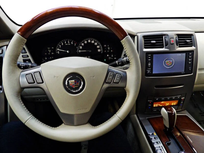 2005 Cadillac XLR - Image 20 of 29
