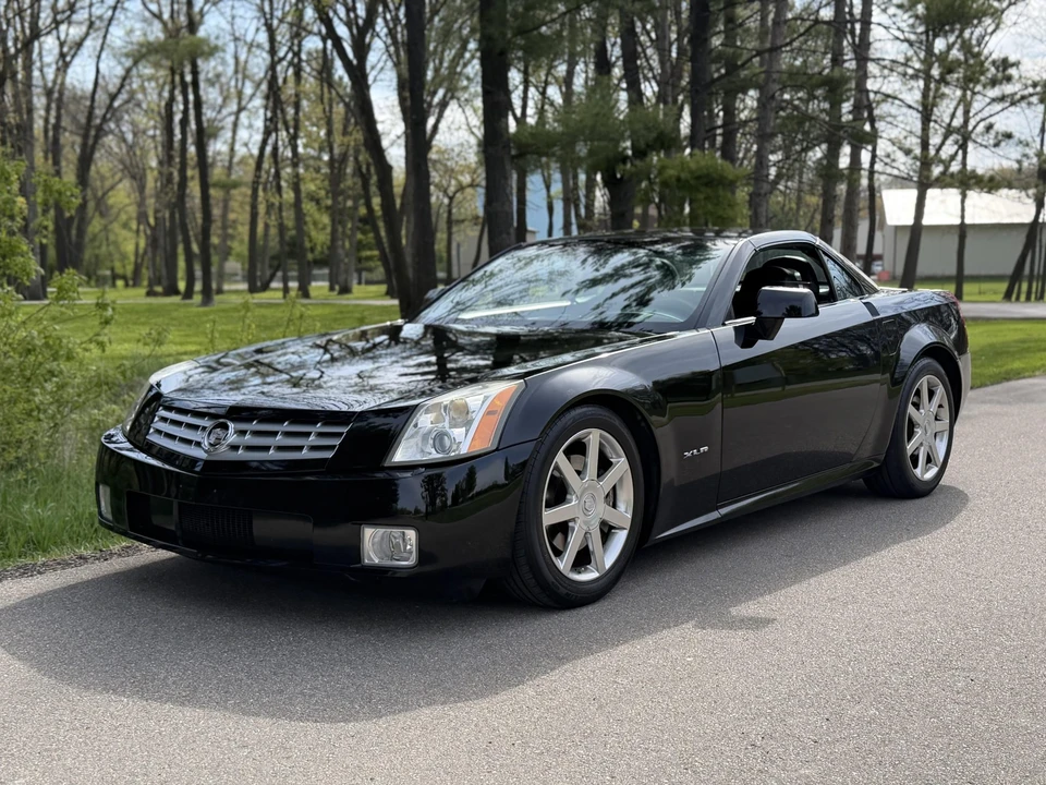 2005 Cadillac XLR - Image 15 of 31