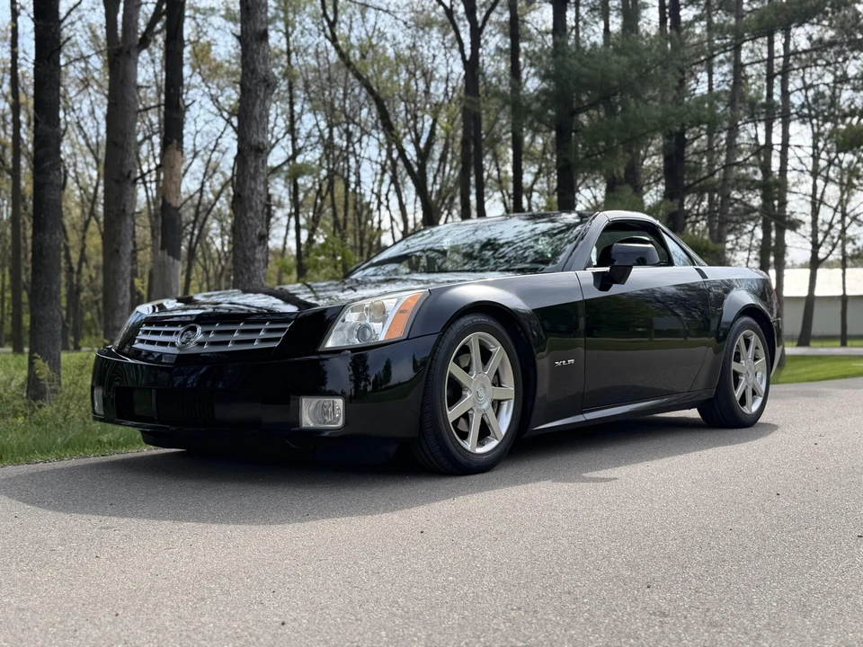 2005 Cadillac XLR - Image 17 of 31