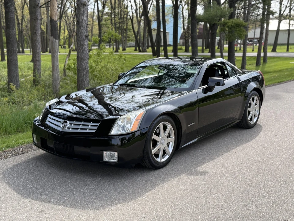 2005 Cadillac XLR - Image 19 of 31