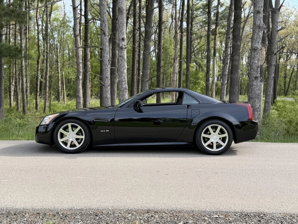 2005 Cadillac XLR - Image 20 of 31