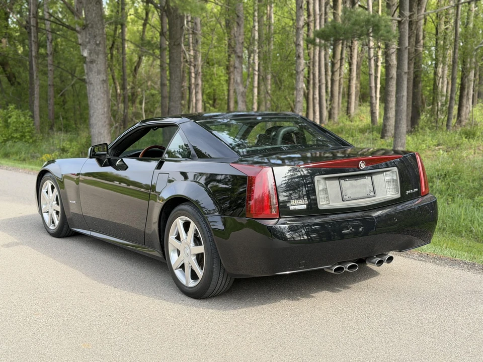 2005 Cadillac XLR - Image 25 of 31
