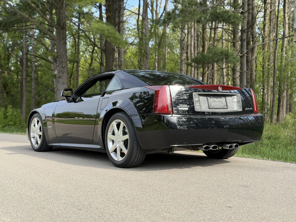 2005 Cadillac XLR - Image 26 of 31