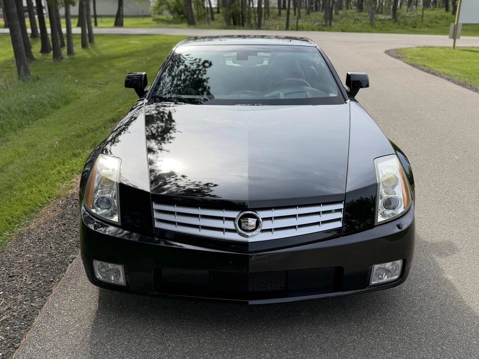 2005 Cadillac XLR - Image 11 of 31