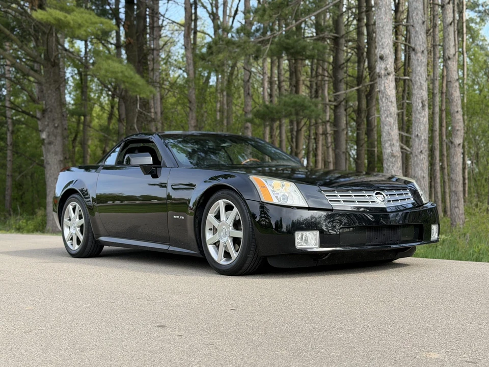 2005 Cadillac XLR - Image 3 of 31