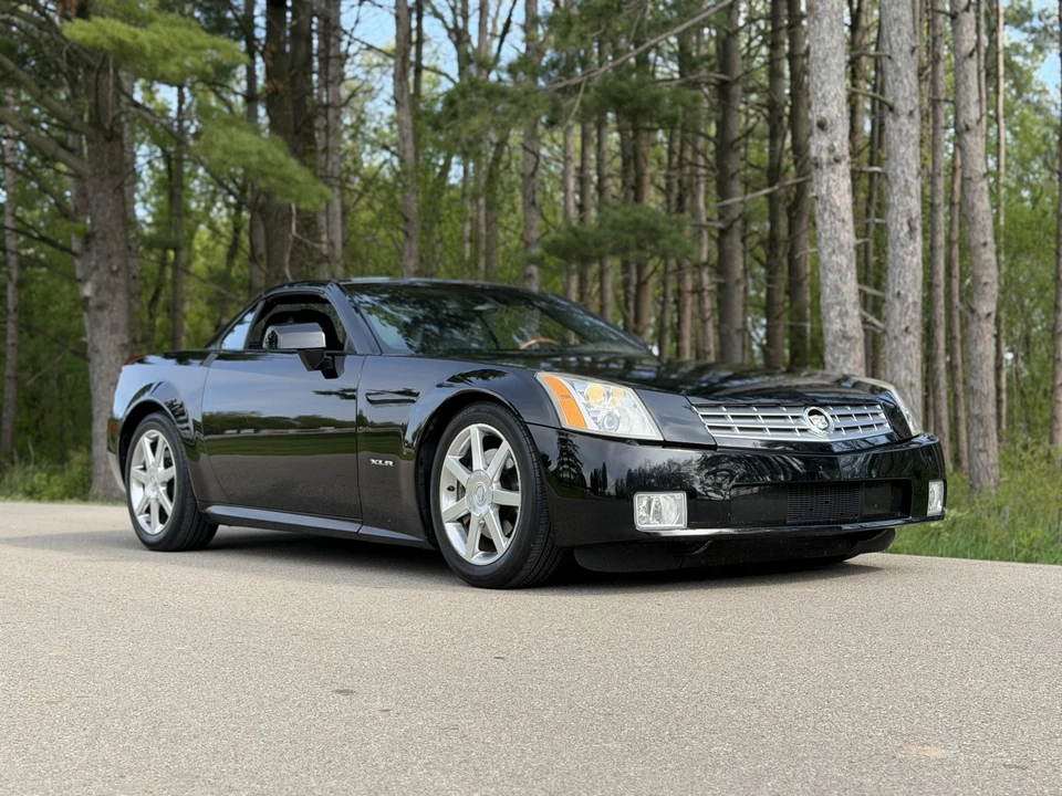 2005 Cadillac XLR - Image 4 of 31