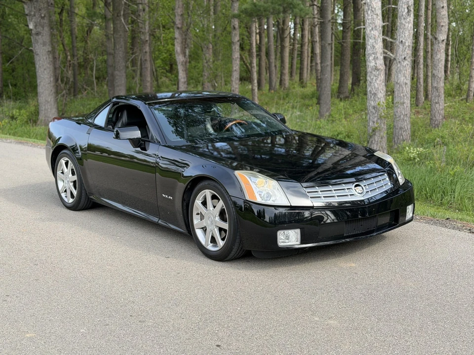 2005 Cadillac XLR - Image 6 of 31