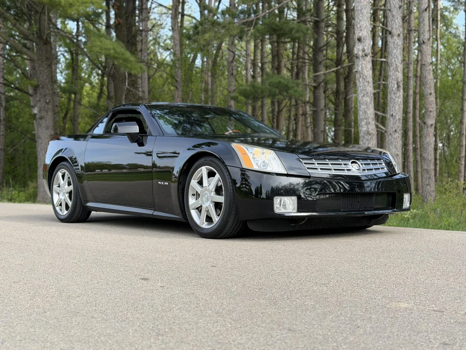 2005 Cadillac XLR - Image 7 of 31