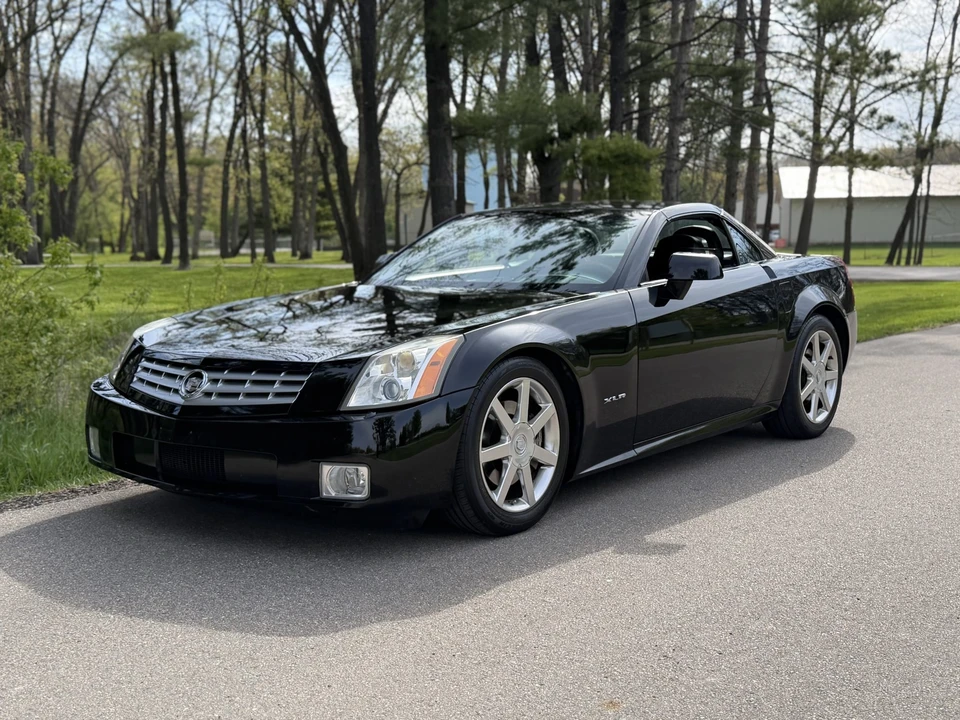 2005 Cadillac XLR - Image 14 of 31