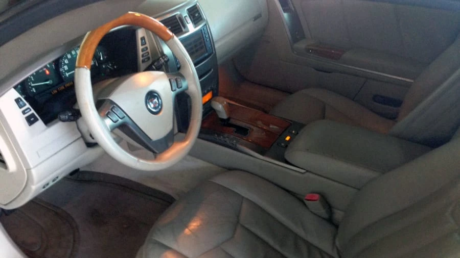 2005 Cadillac XLR - Image 2 of 4